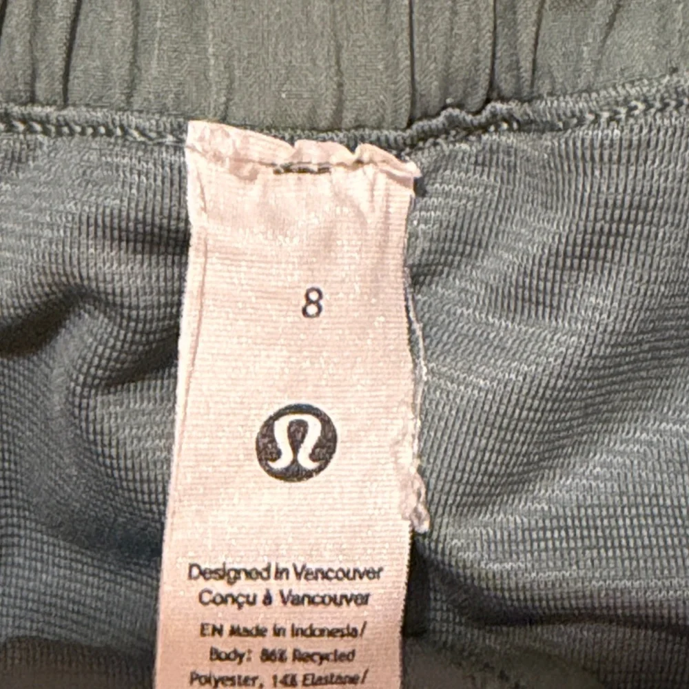 5 pairs of Lululemon Hotty Hot shorts - Multiple Colors - Picture 7 of 11